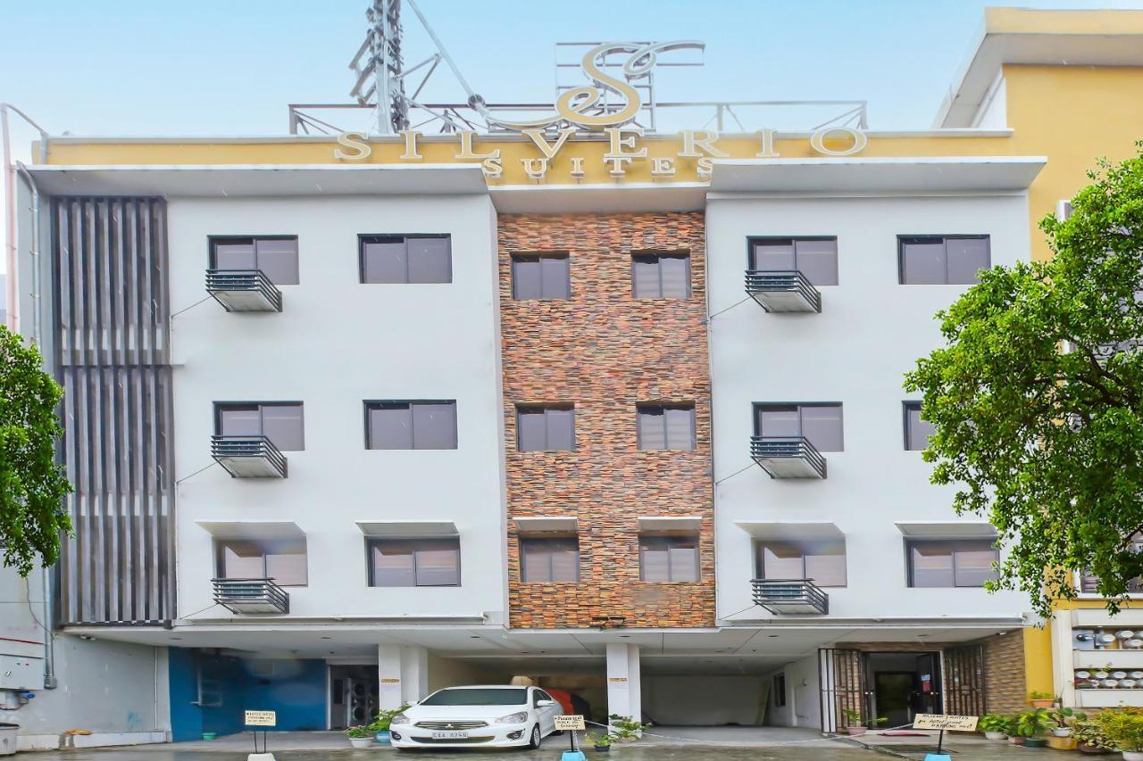 Oyo 896 Silverio Suites Манила Экстерьер фото